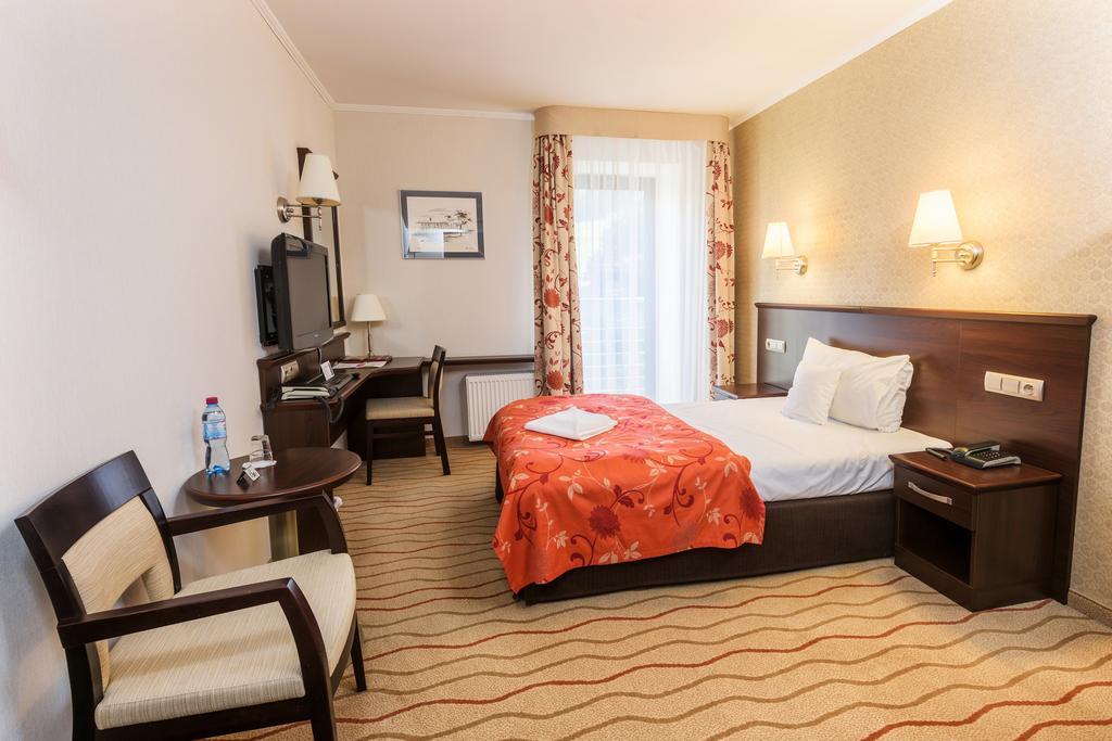 Malinowy Dwor Hotel Medical Spa Swieradow-Zdroj Ngoại thất bức ảnh