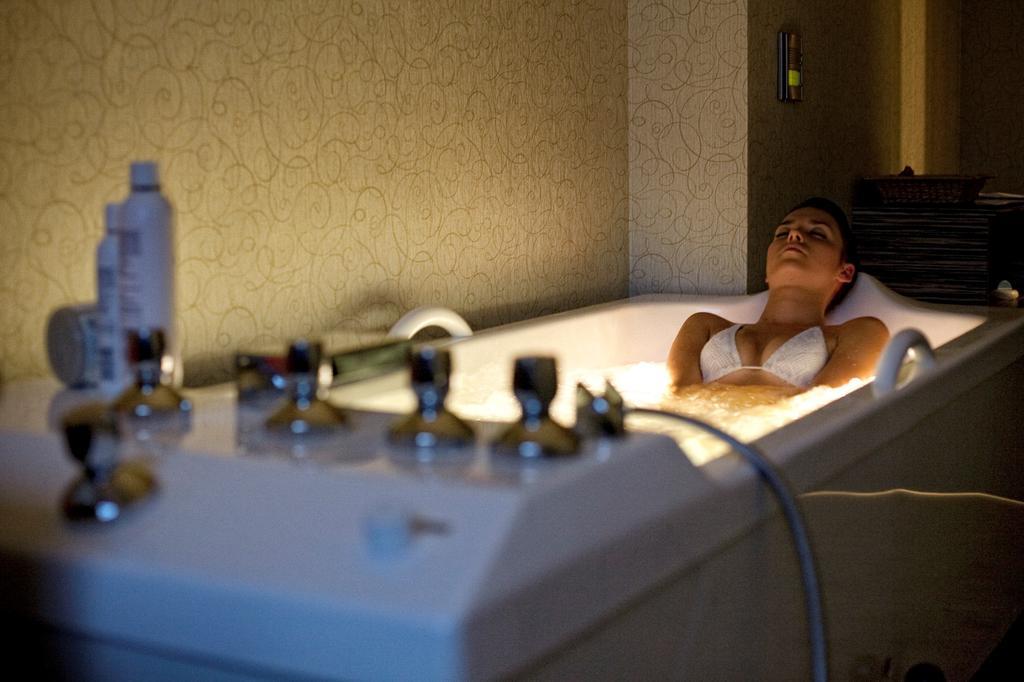 Malinowy Dwor Hotel Medical Spa Swieradow-Zdroj Ngoại thất bức ảnh